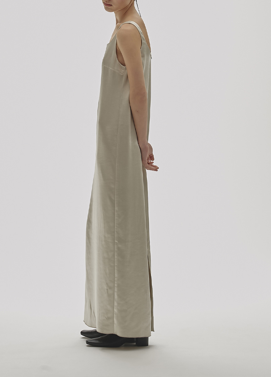 緞面光感長洋裝